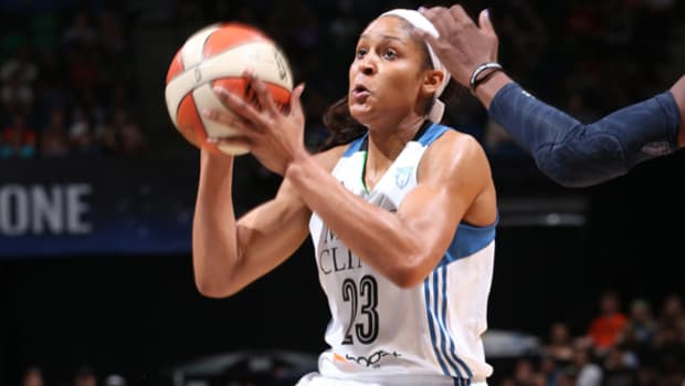 Maya Moore Drops 48 Points on Dream